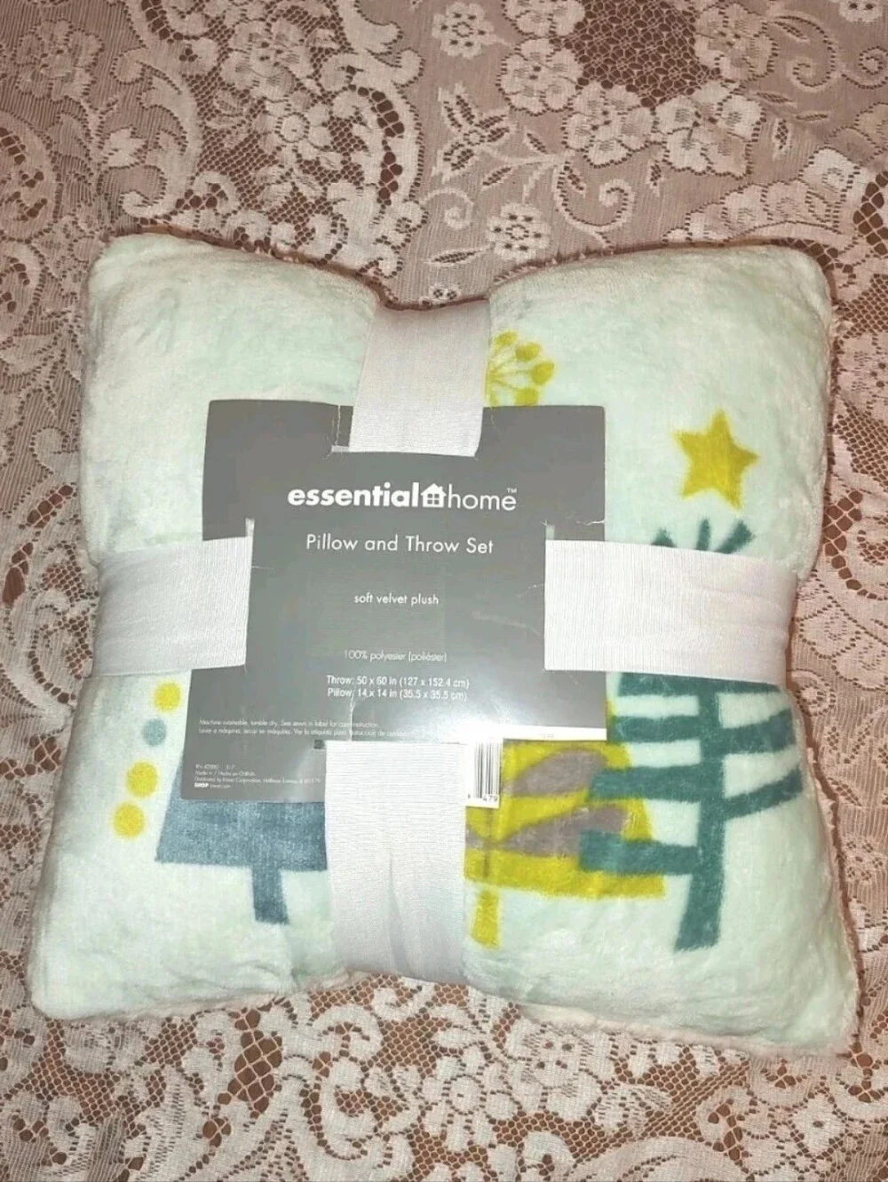 Christmas Pillow and Throw Set Cozy Soft Velvet Plush Holiday Home Green White